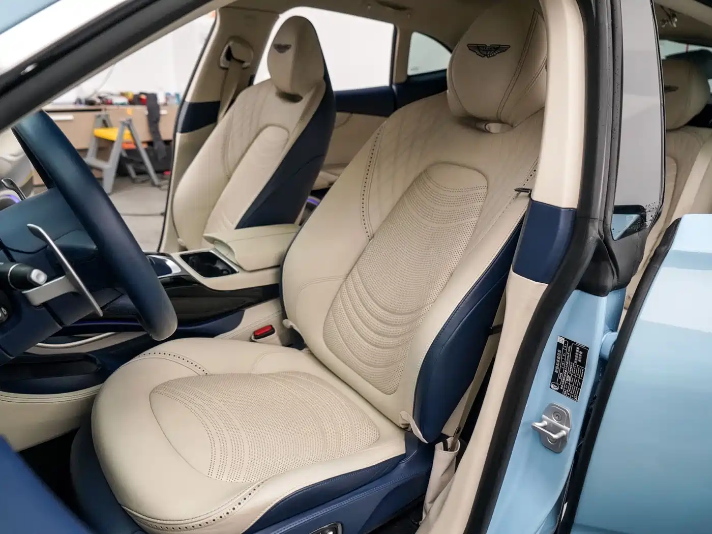 Aston Martin DBX 2022 3.0T STRAIGHT-SIX фото 8