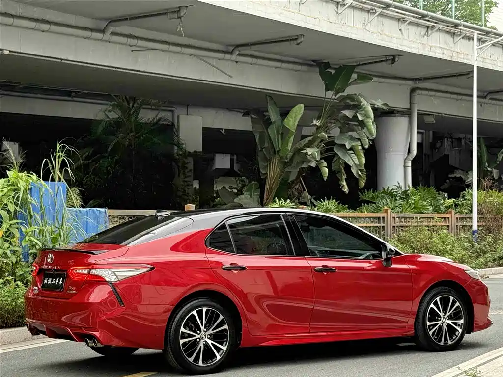 Toyota Camry 2018 2.5S Trend Edition фото 20