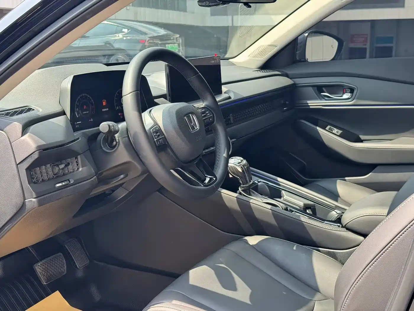 Фото 4 - Honda Accord