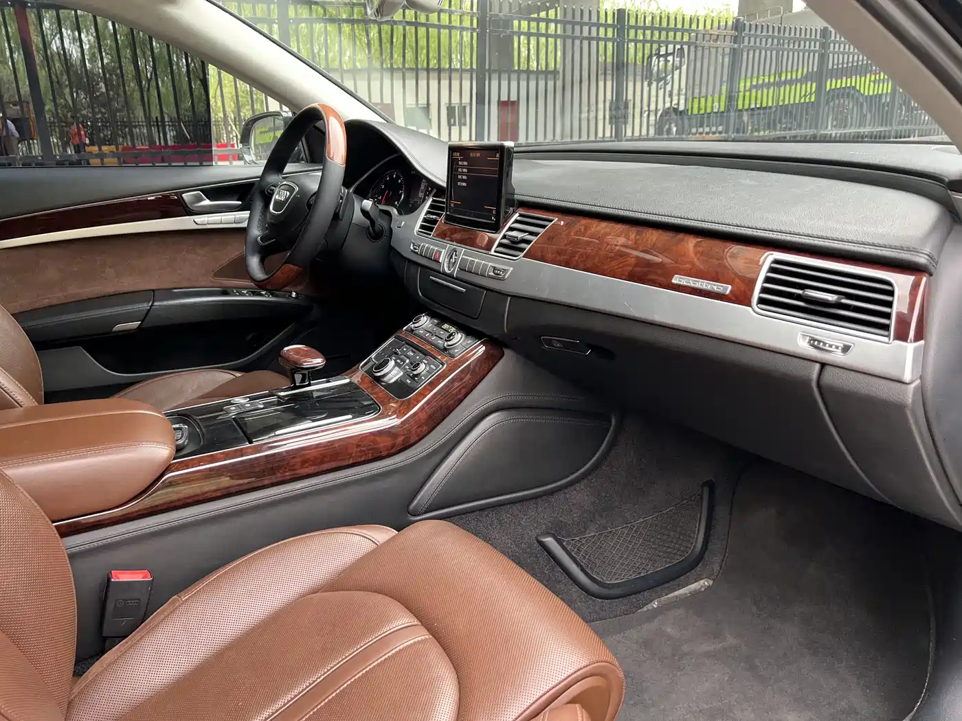 Audi A8 2012 A8L 45 TFSI quattro Luxury фото 9