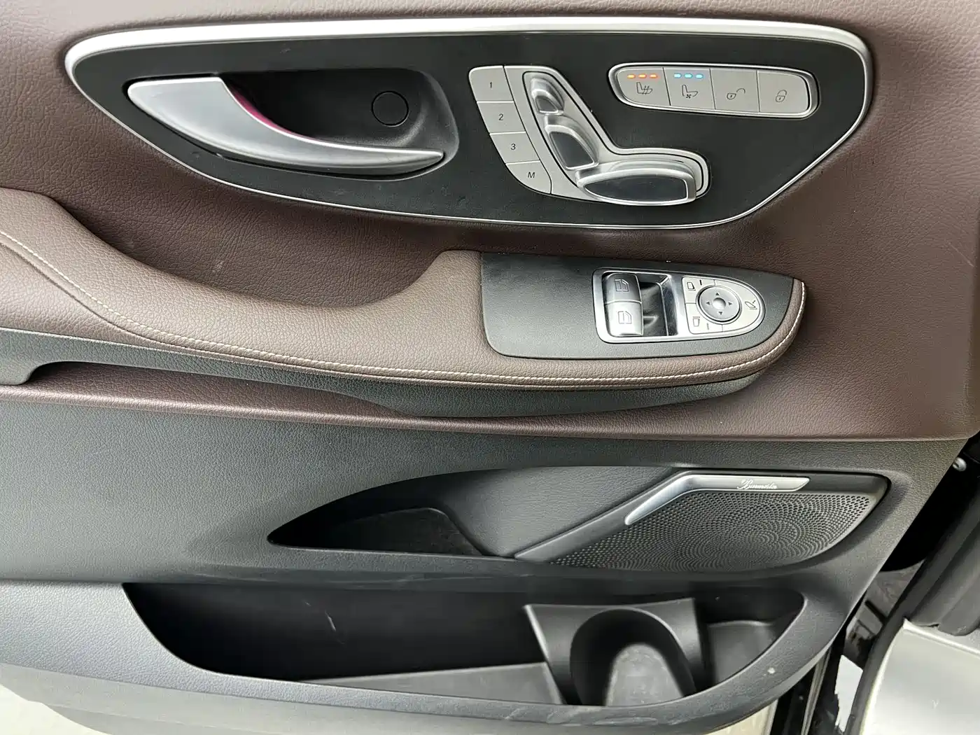 Mercedes-Benz V-Class 2025 2024 V 300 L Long Wheelbase Premium