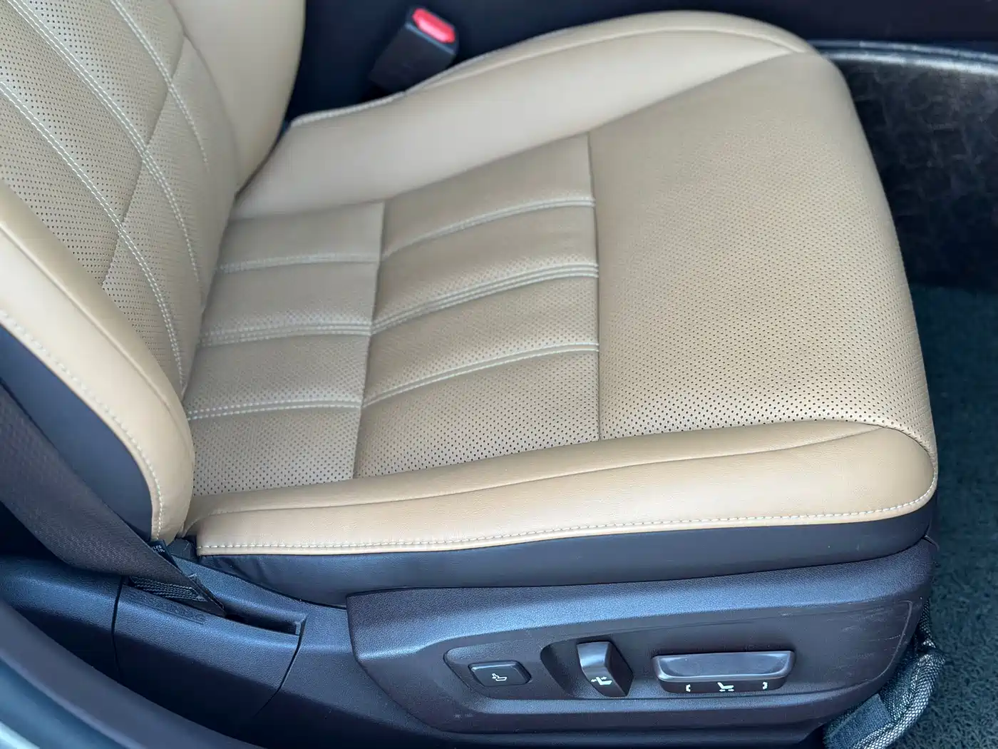Lexus ES 2015 200 Comfort Edition фото 7