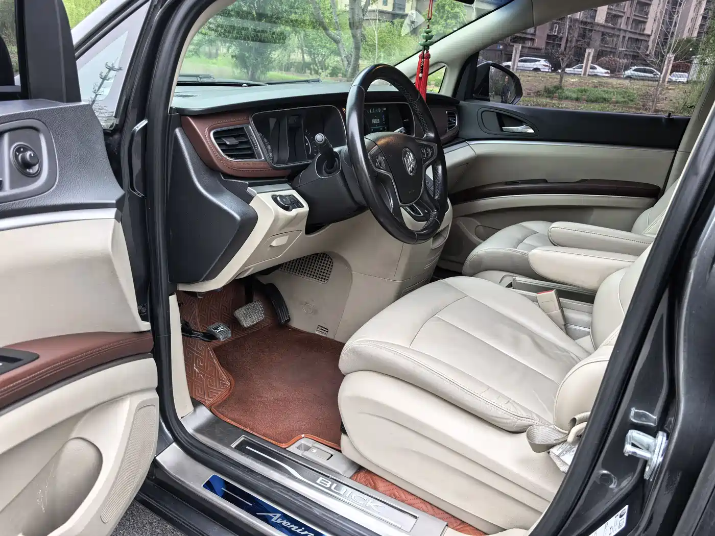 Buick GL8 2018 28T Premium Model China VI фото 9