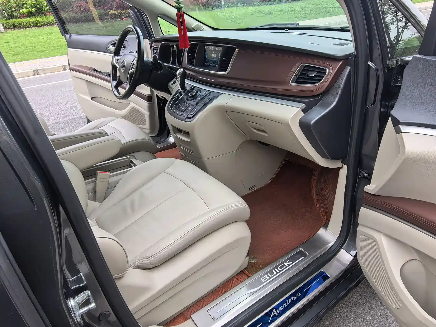 Buick GL8 2018 28T Premium Model China VI фото 7