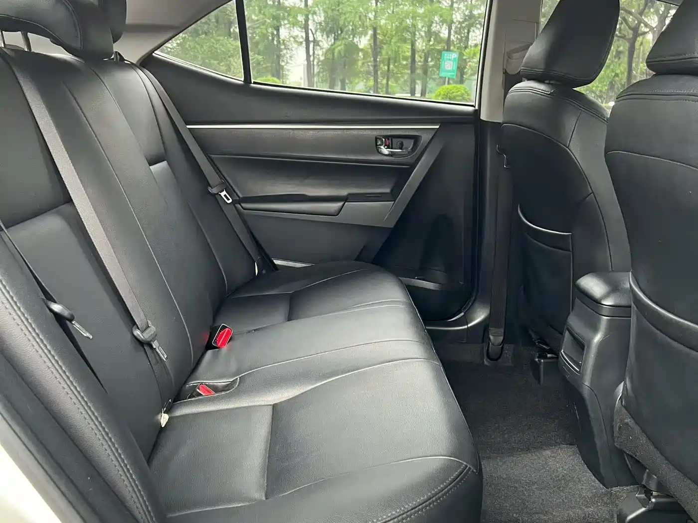 Toyota Corolla 2017 Facelift 1.2T S-CVT GL фото 9