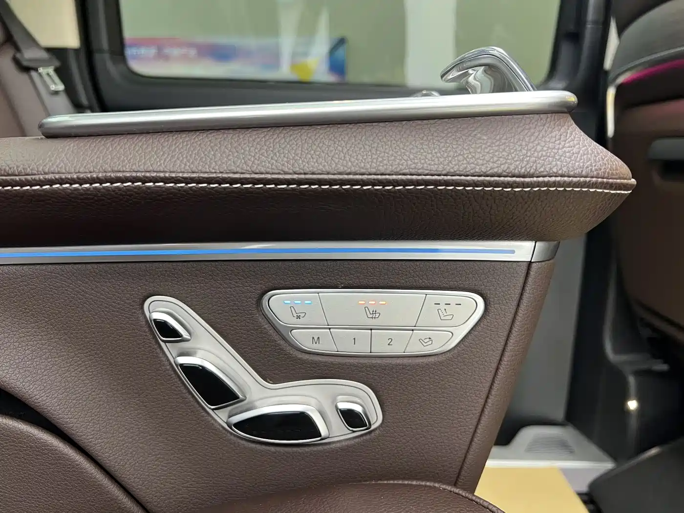 Mercedes-Benz V-Class 2025 2024 V 300 L Long Wheelbase Premium