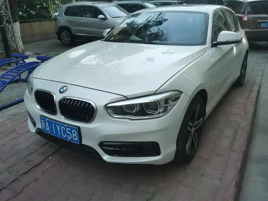 BMW 1 Series (Import) 2016 120i Sport Design Package фото 5