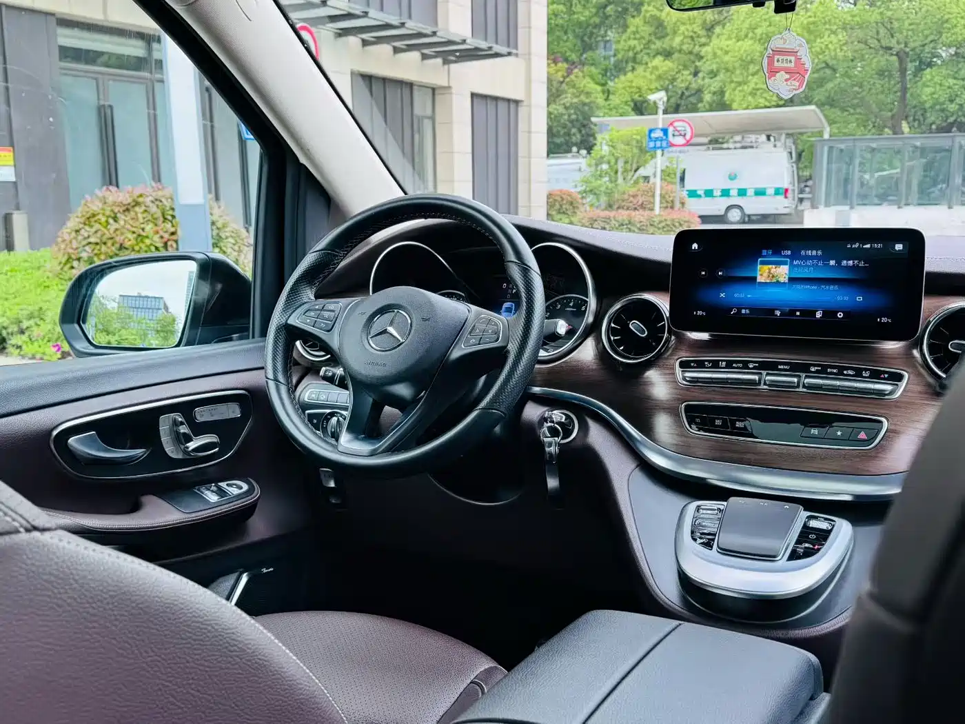 Mercedes-Benz V-Class 2021 V 260 L Long Wheelbase Luxury Edition фото 5