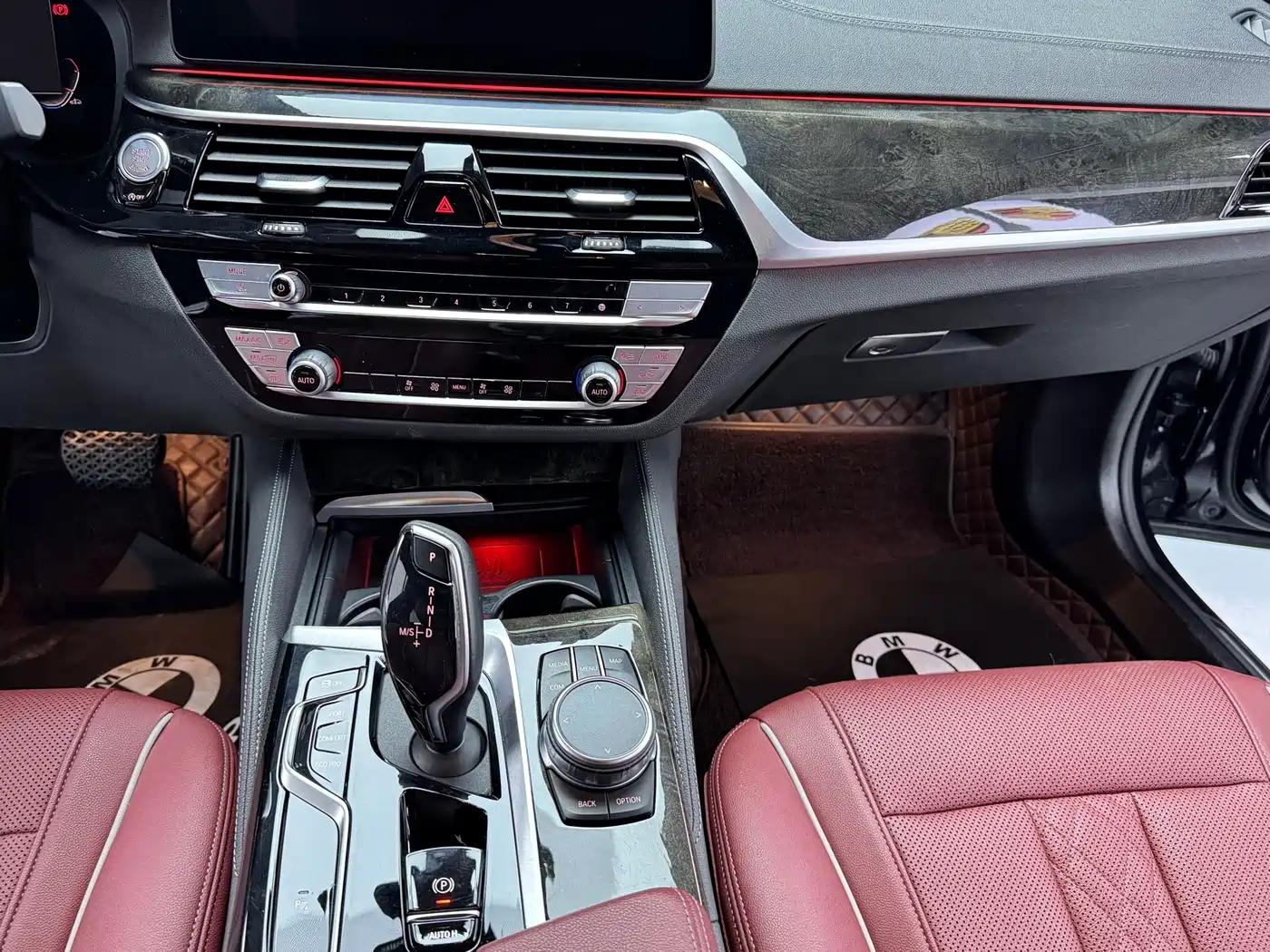 BMW 5 Series 2021 525Li M Sport Package фото 12