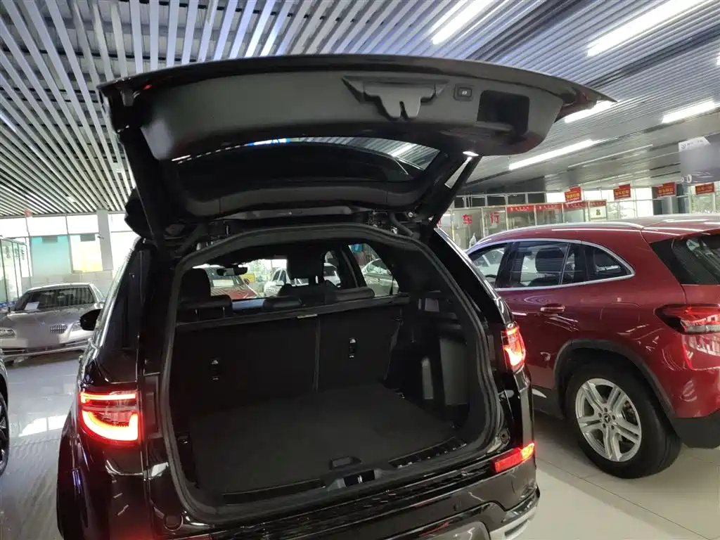 LAND ROVER DISCOVER SPORTS