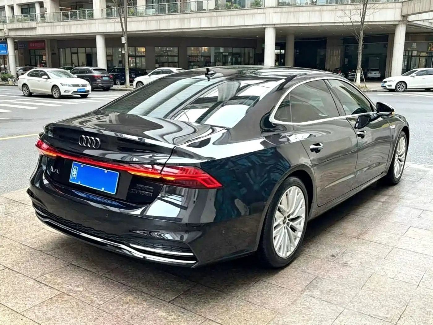 Audi A7L 2024 45TFSI S-line Dream Edition Crystal Package фото 9