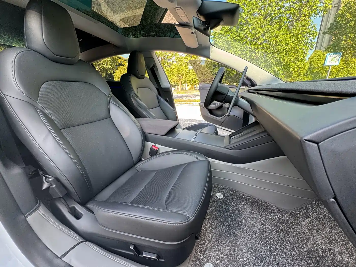 Фото 8 - Tesla Model 3