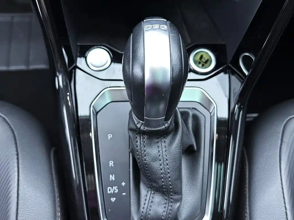 VOLKSWAGEN T ROC EXPLORING SONGS