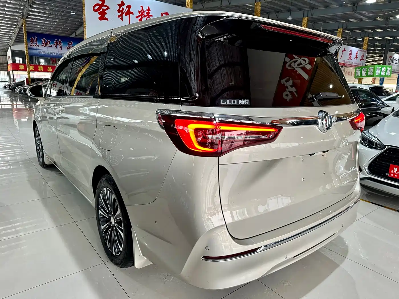 Buick GL8 2021 ES Landlord 653T Luxury фото 6
