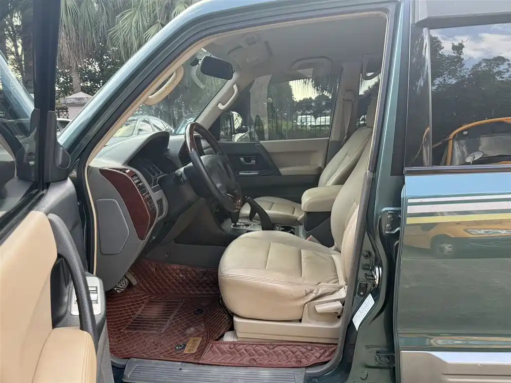 Mitsubishi Pajero 2008 V73 3.0L GLS NAVI фото 4