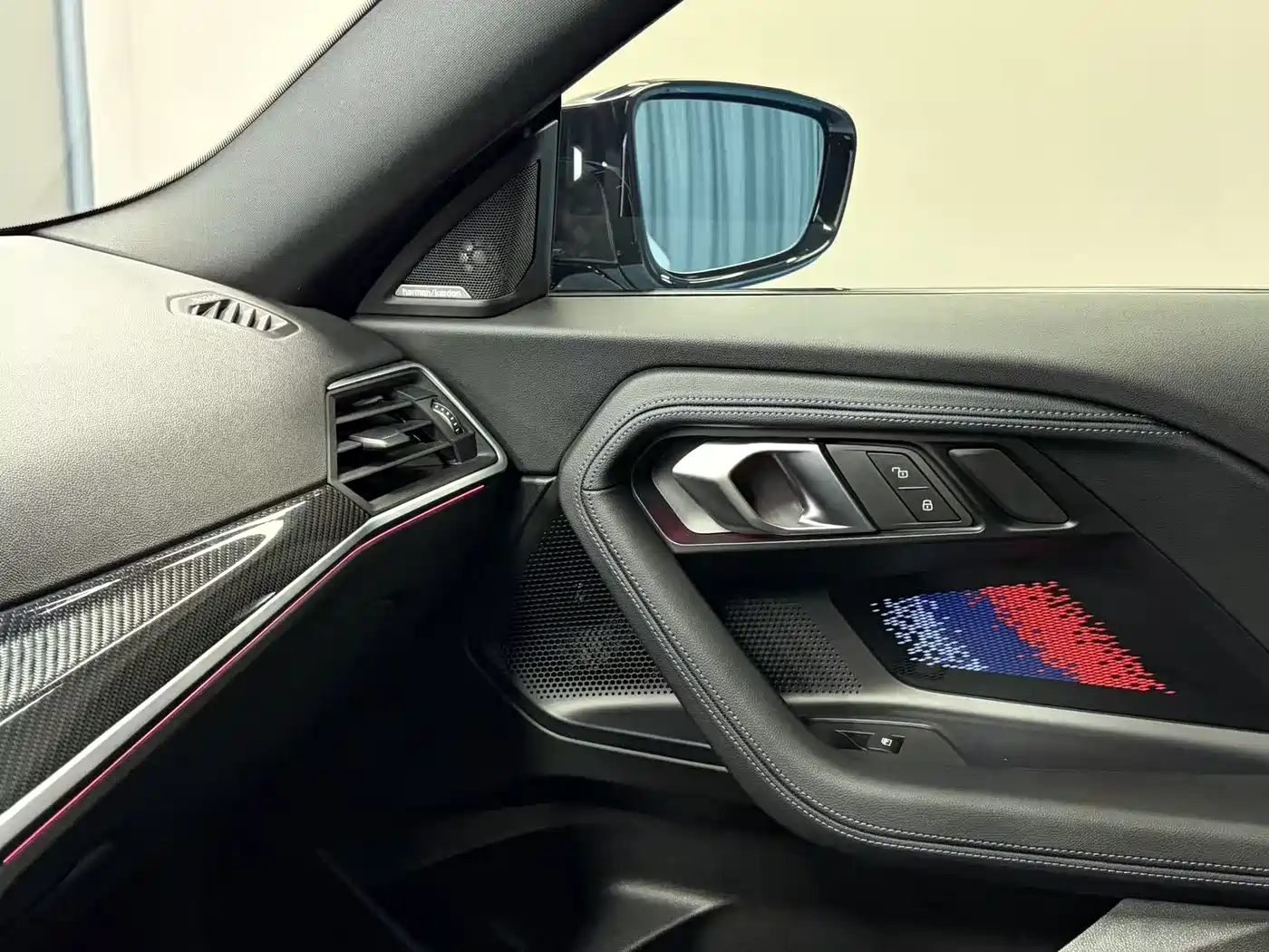 BMW M2 2024 M2 фото 16