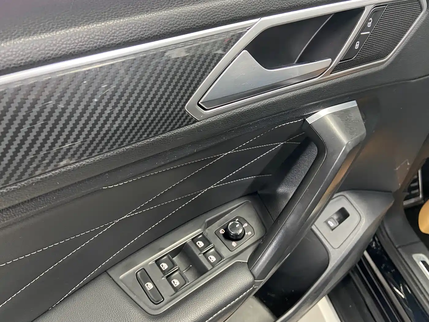 Volkswagen Tiguan L 2022 330TSI Auto 2WD R-Line Premium Edition фото 15