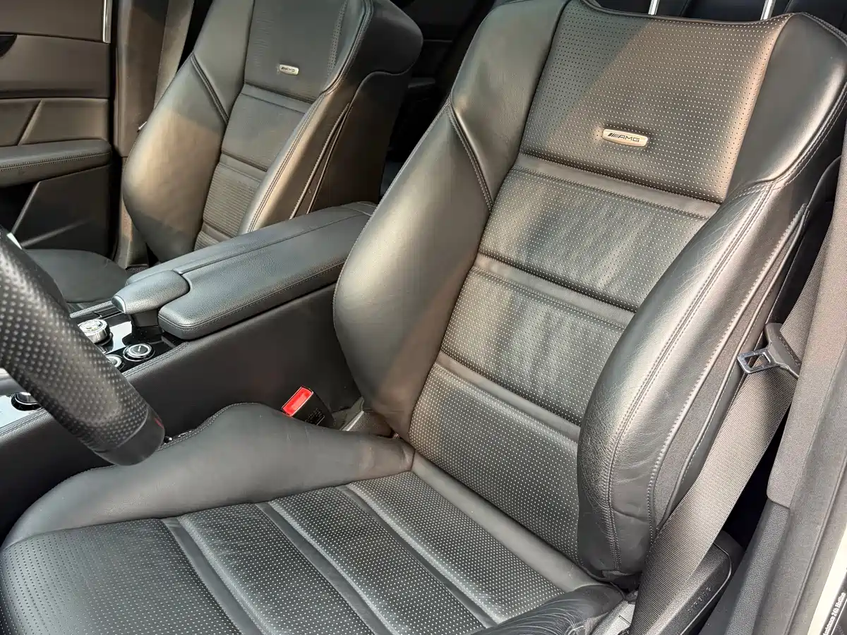 Mercedes-Benz CLS AMG 2015 AMG CLS 63 4MATIC фото 10