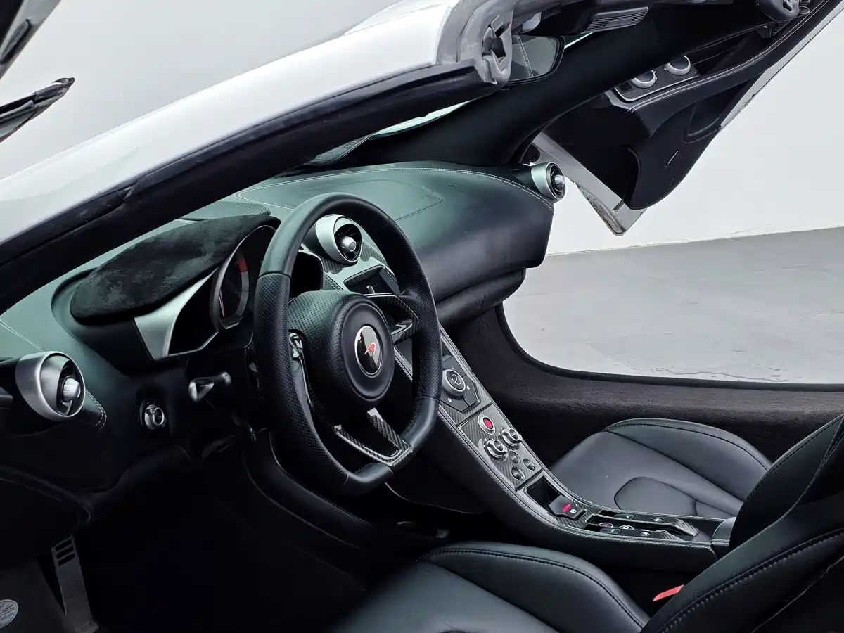 McLaren 12C 2013 3.8T SPIDER фото 26