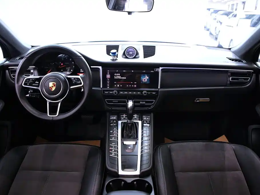 Porsche Macan 2018 Macan 2.0T фото 8
