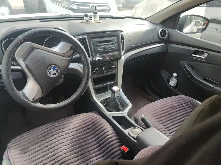Venucia T70 2016 2015 1.6L Manual Ruixing Edition