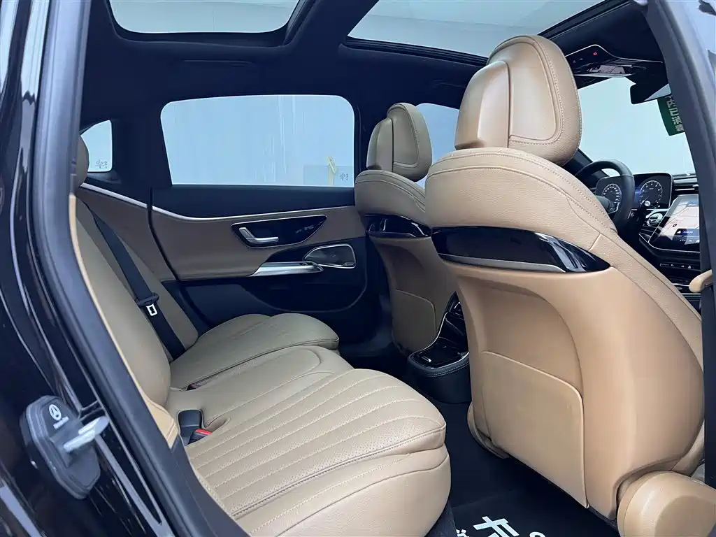 Mercedes-Benz E-Class 2024 Model E 260 L фото 25