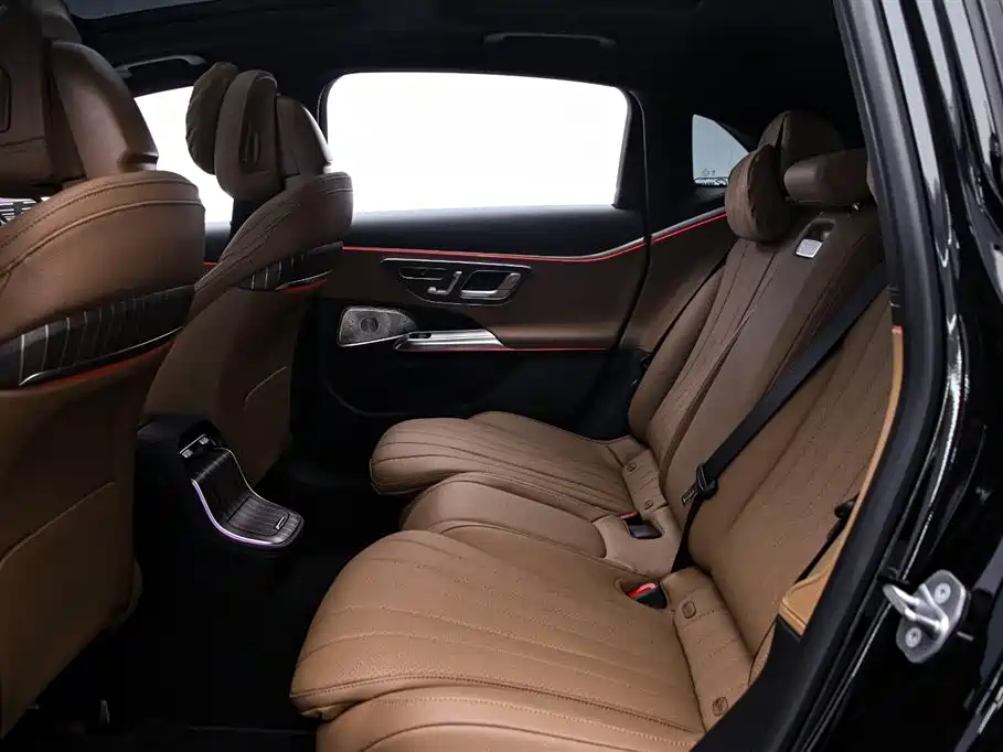 Mercedes-Benz E-Class 2024 Model E 300 L Luxury фото 14