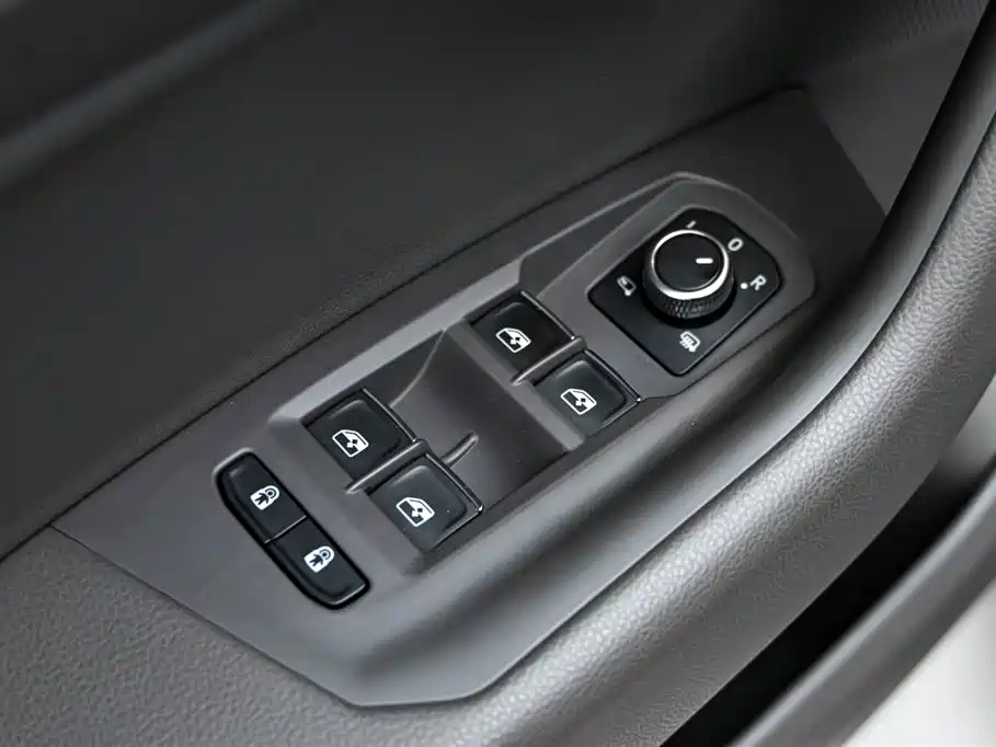 Volkswagen Touareg 2021 3.0TSI R-Line Classic Sport Package фото 22