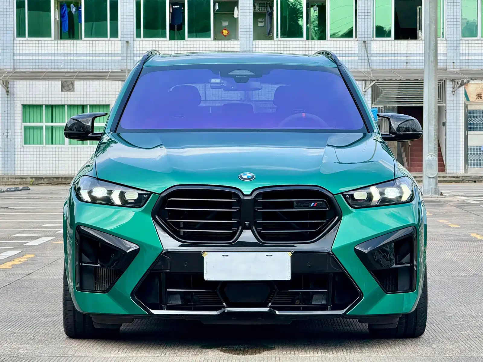 Photo 2 - BMW X5 M