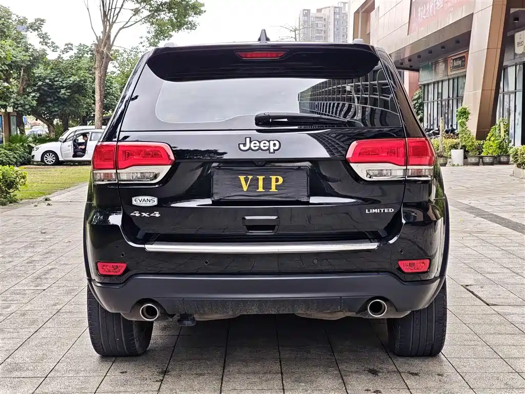 JEEP GRAND CHEROKEE