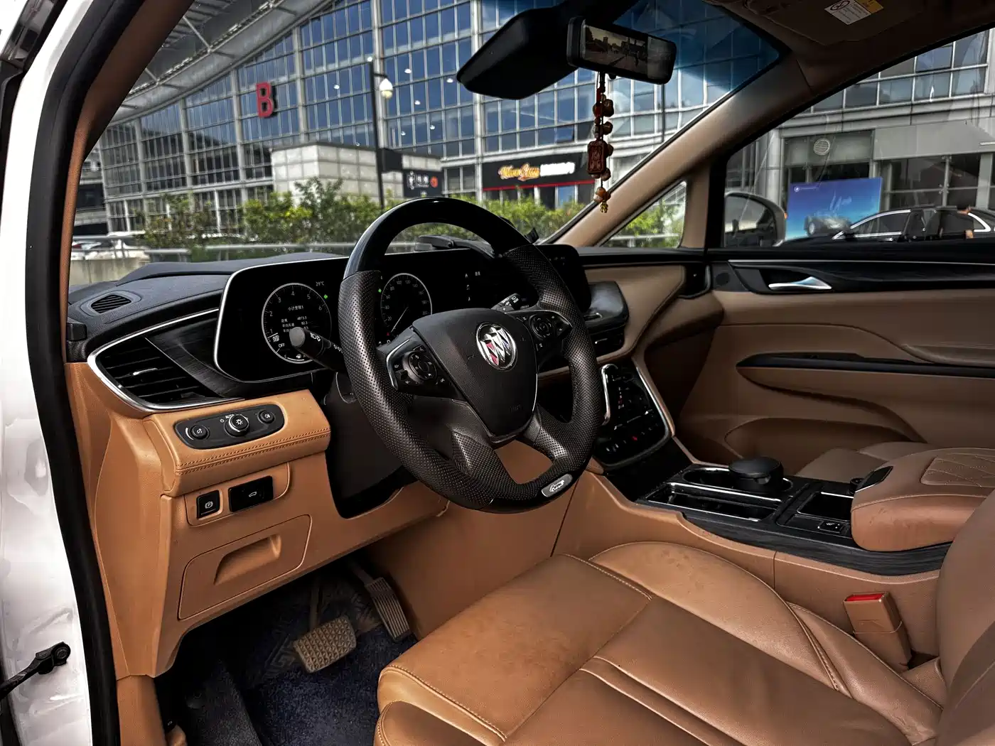 Фото 14 - Buick GL8