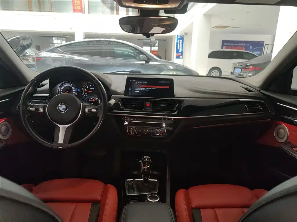 BMW 1 Series 2021 125i M Sport Black Night Edition фото 6