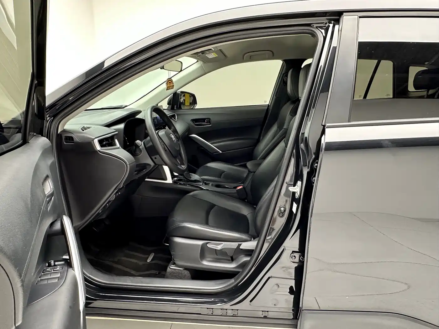 Toyota Corolla Cross 2023 Hybrid 2.0L Pioneer Edition фото 7