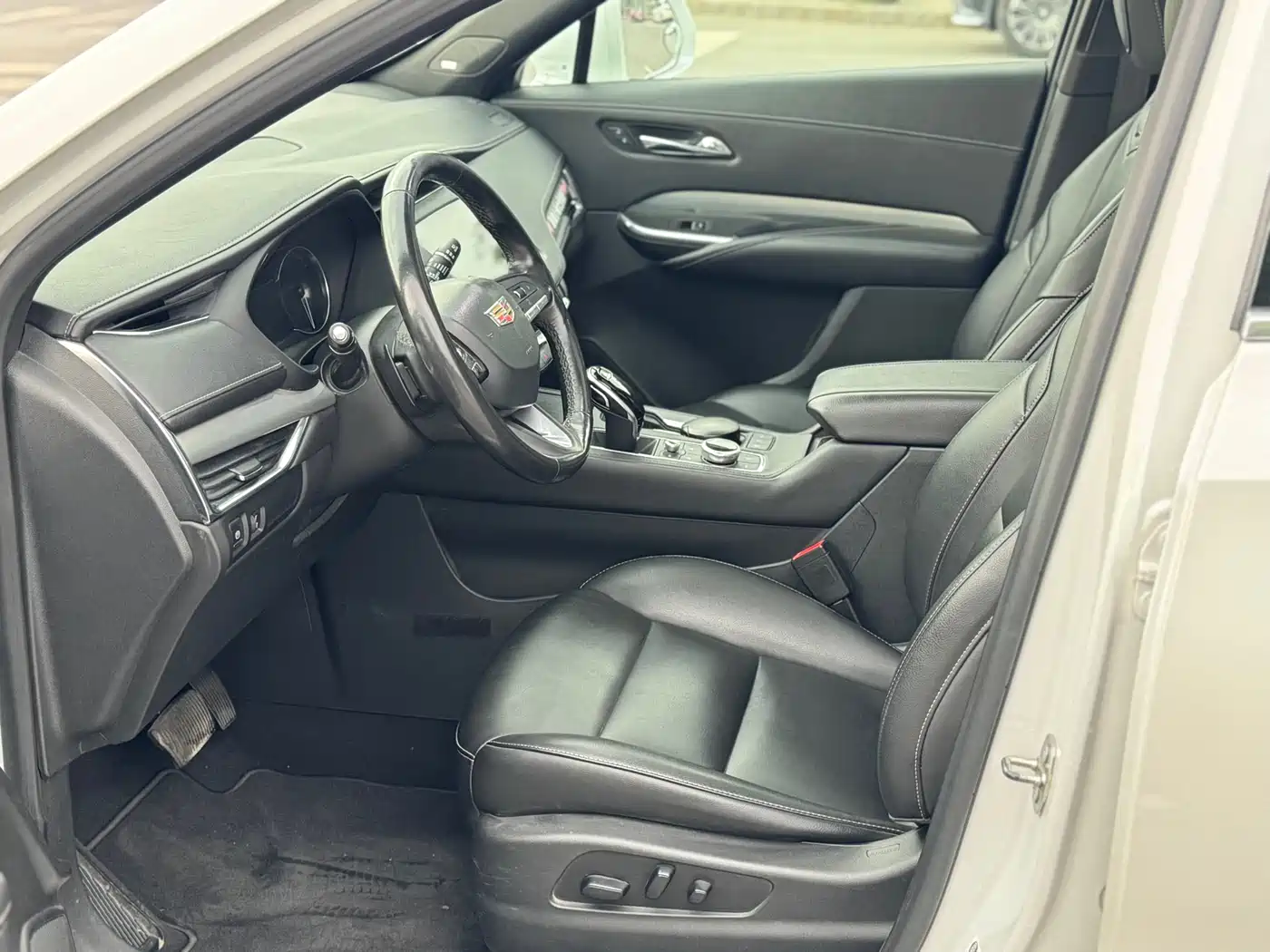 Cadillac XT4 2020 28T FWD Leading Trim фото 13