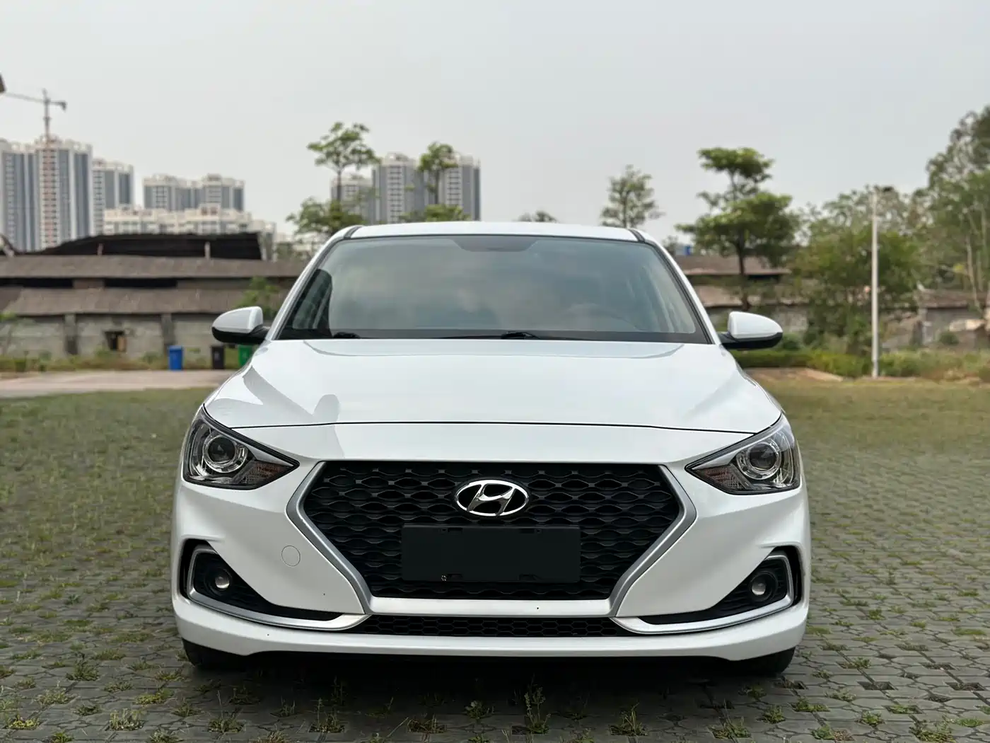 Hyundai Elantra 2018 1.6L Automatic Pleasing Edition GL China VI фото 2