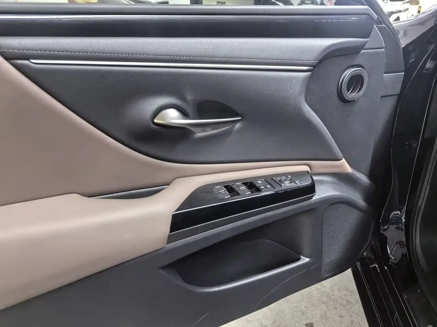 Lexus ES 2021 200 Luxury Edition фото 5