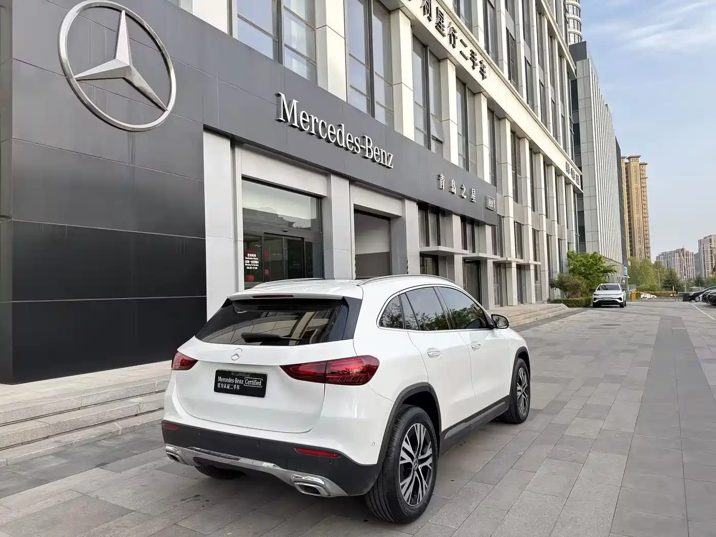 MERCEDES-BENZ GLA