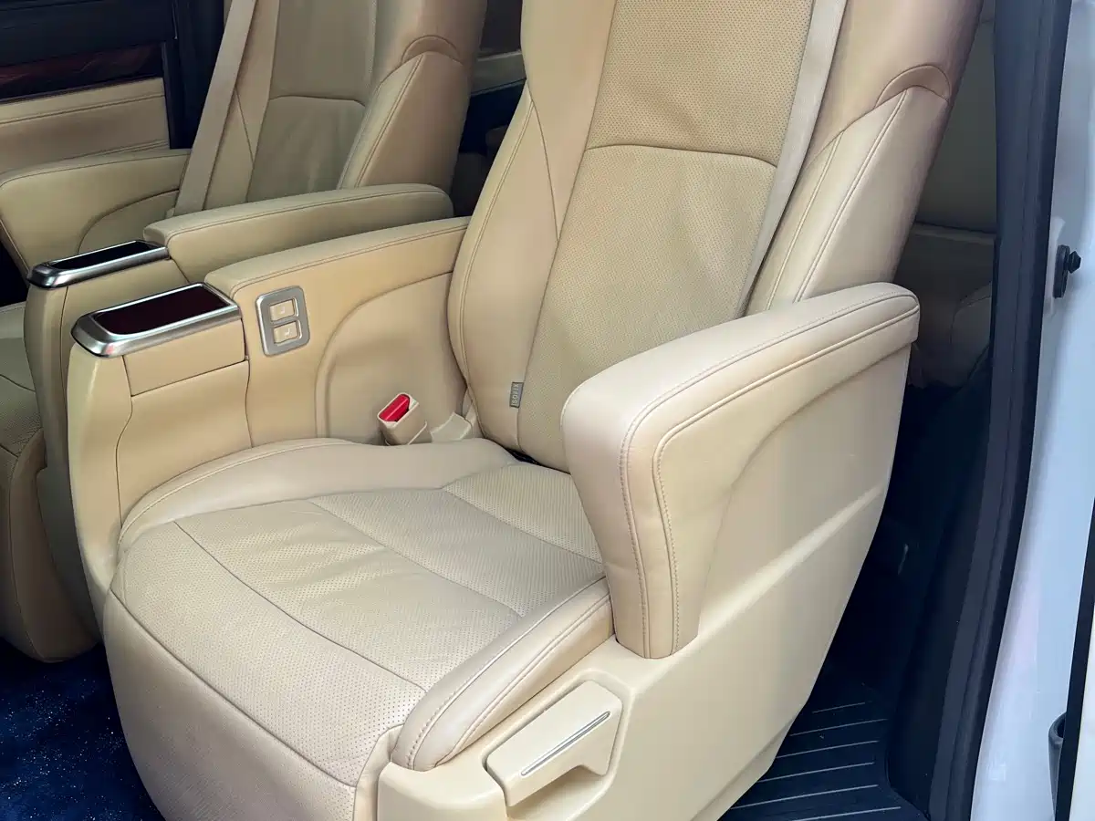 Toyota Alphard 2015 3.5L Luxury Edition фото 11
