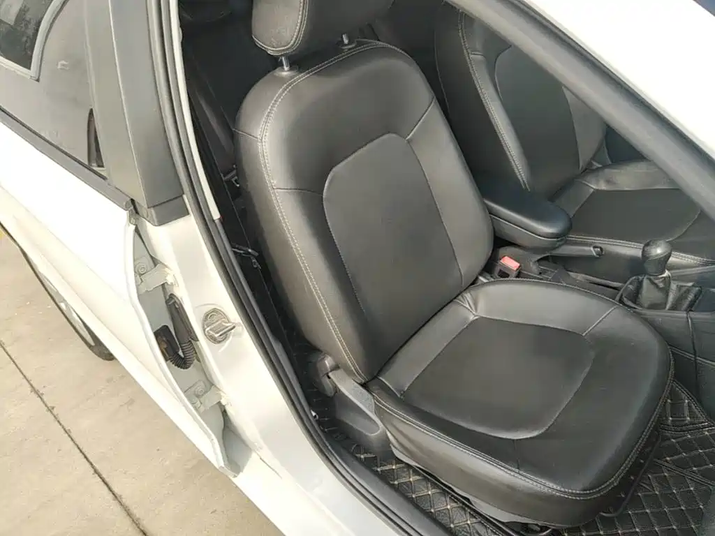 Photo 25 - Volkswagen Jetta