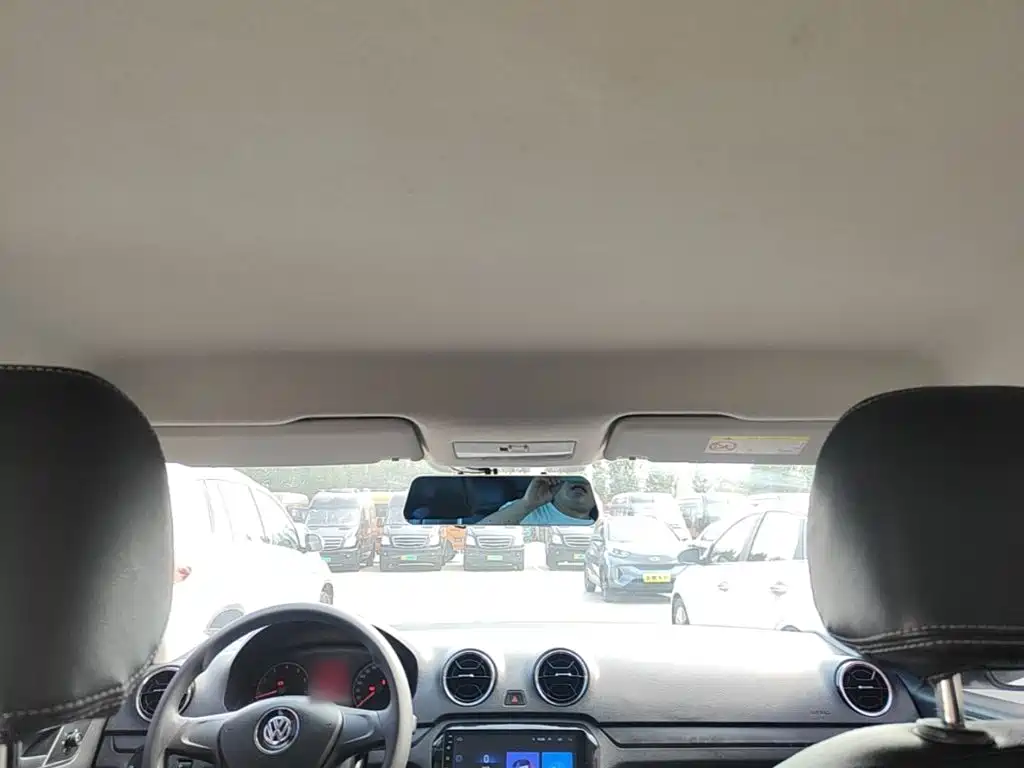 Photo 18 - Volkswagen Jetta