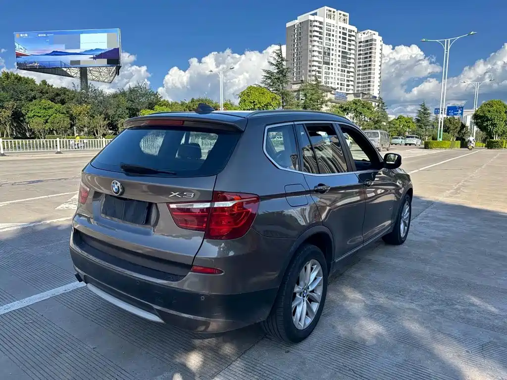 Photo 8 - BMW X3 (Import)
