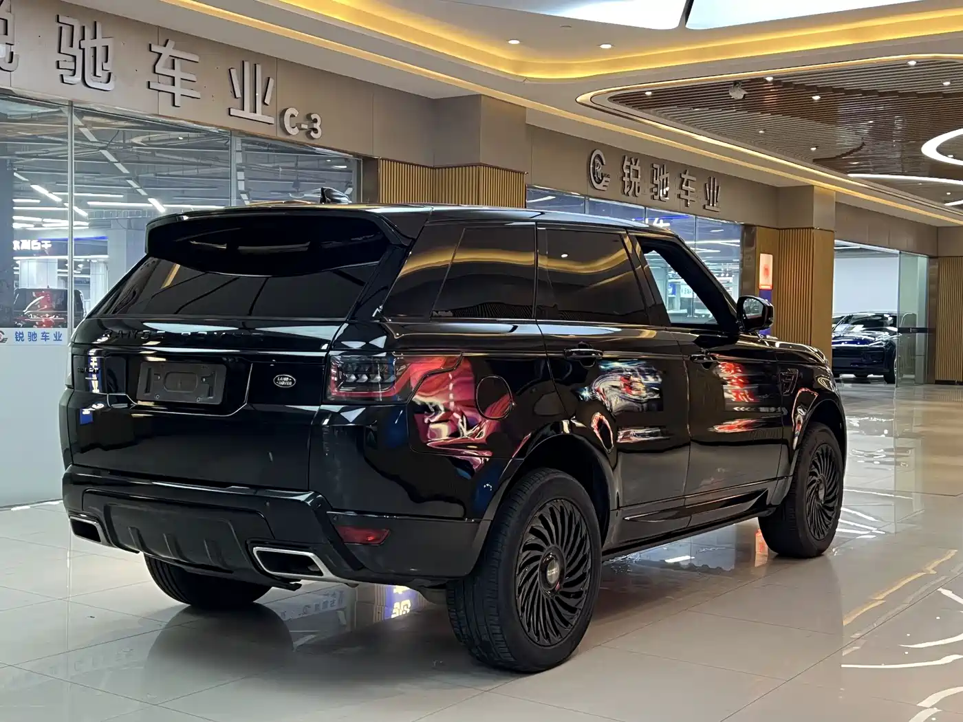 Land Rover Range Rover Sport PHEV 2018 Model P400e фото 13