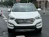 Photo 2 - Hyundai Santa Fe