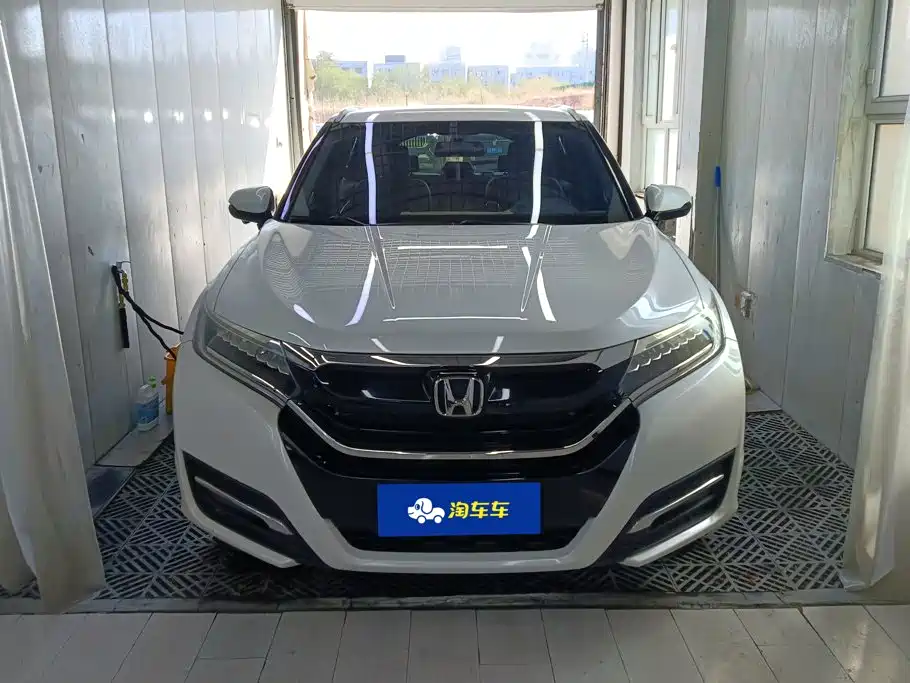 Фото 2 - Honda UR-V