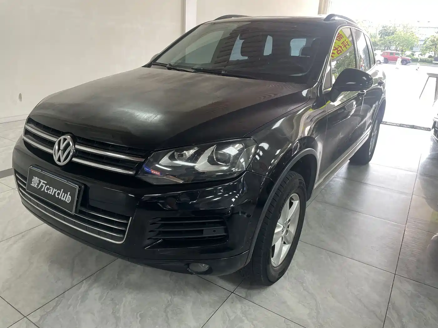 Фото 1 - Volkswagen Touareg