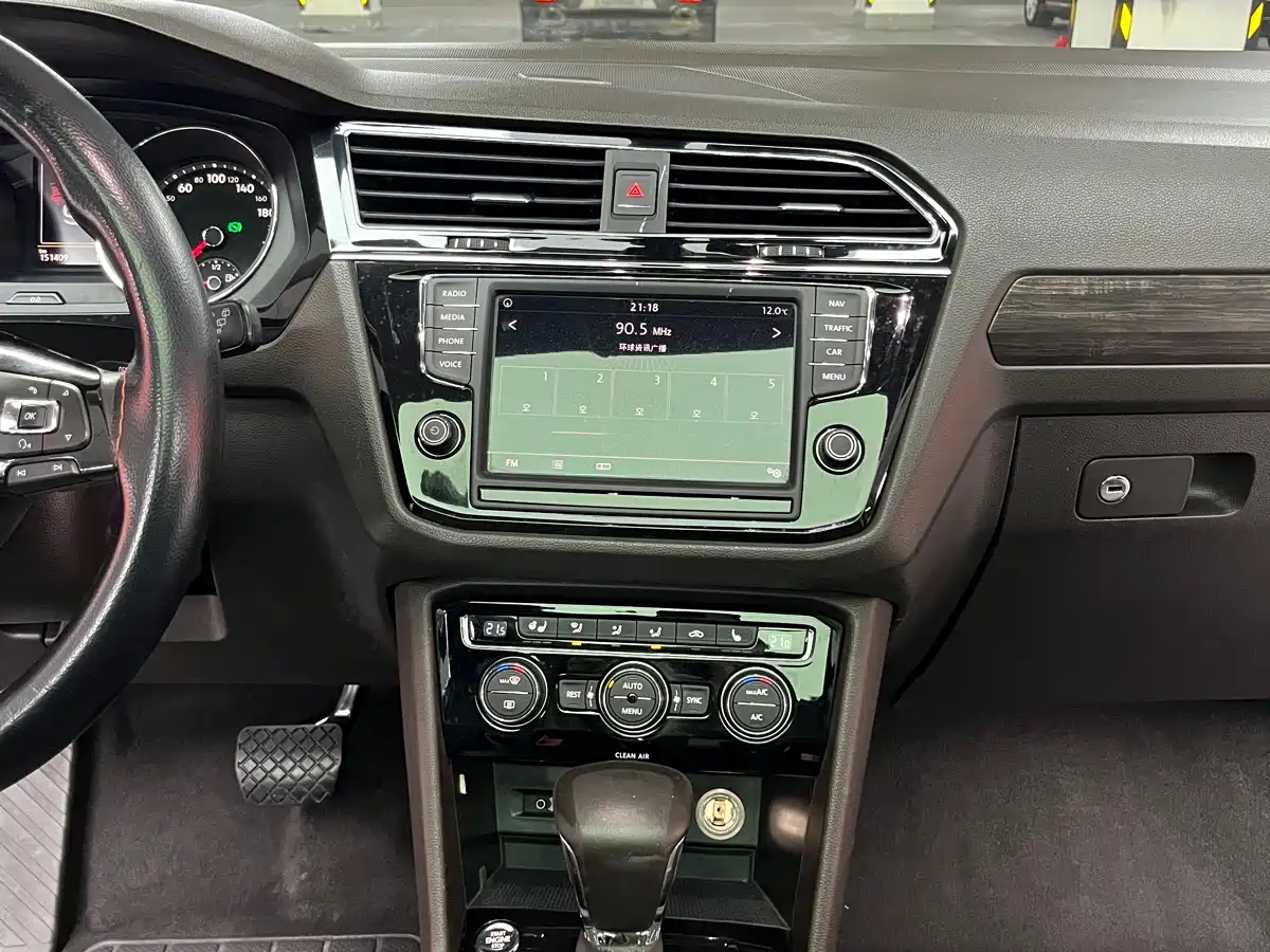Volkswagen Tiguan L 2017 330TSI Automatic 2WD Flagship Edition фото 27