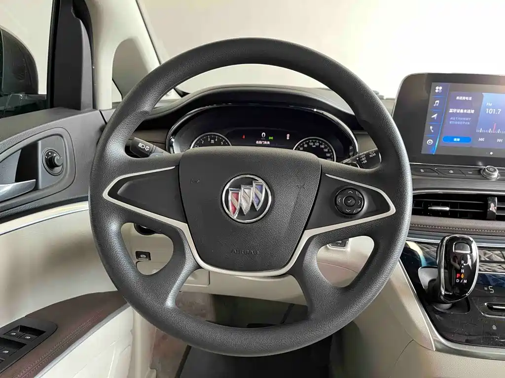Фото 25 - Buick GL8