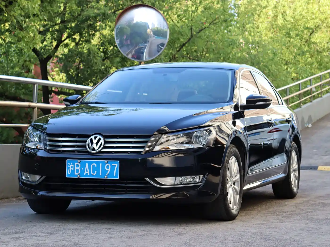 Фото 1 - Volkswagen Passat