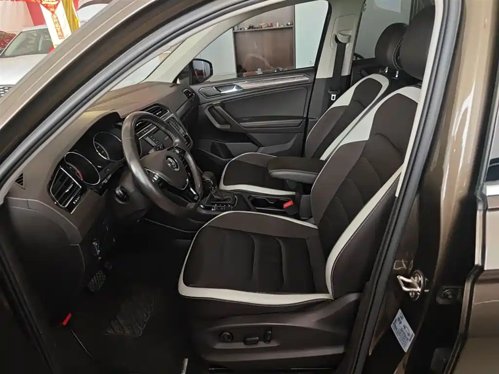 Volkswagen Tiguan L 2018 330TSI Automatic 2WD Luxury Edition фото 15