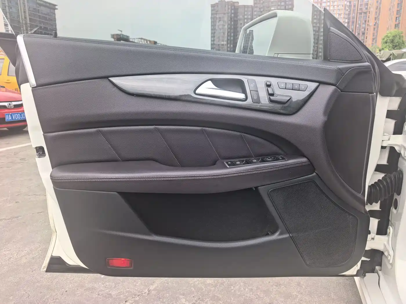 Mercedes-Benz CLS 2012 CLS 300 CGI фото 11